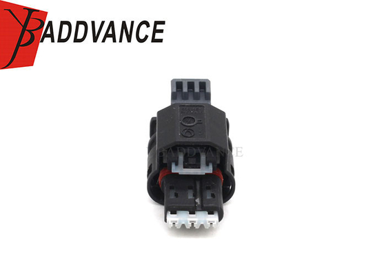 9316015-05 3 Pin Female PA66 GF35 Automotive Electrical Connector For BMW